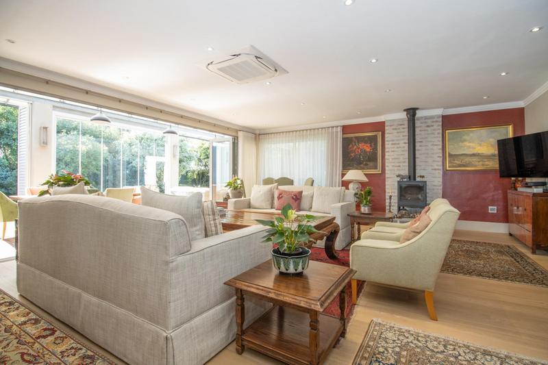 4 Bedroom Property for Sale in Constantia Western Cape